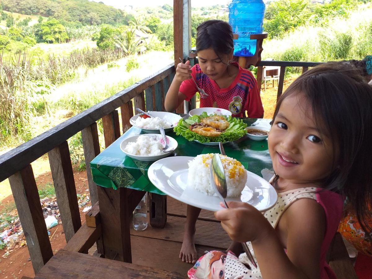 Farmer homestay&trekking Banlung Eksteriør bilde